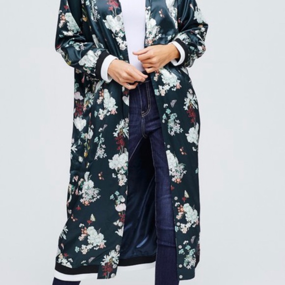 🖤🖤Long Bomber Jacket🖤🖤 - Picture 2 of 3